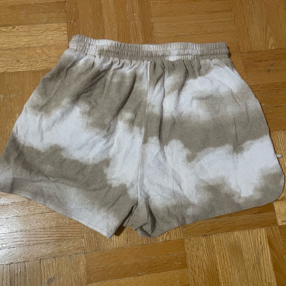 light brown/white tie dye shorts - Picture 3 of 3